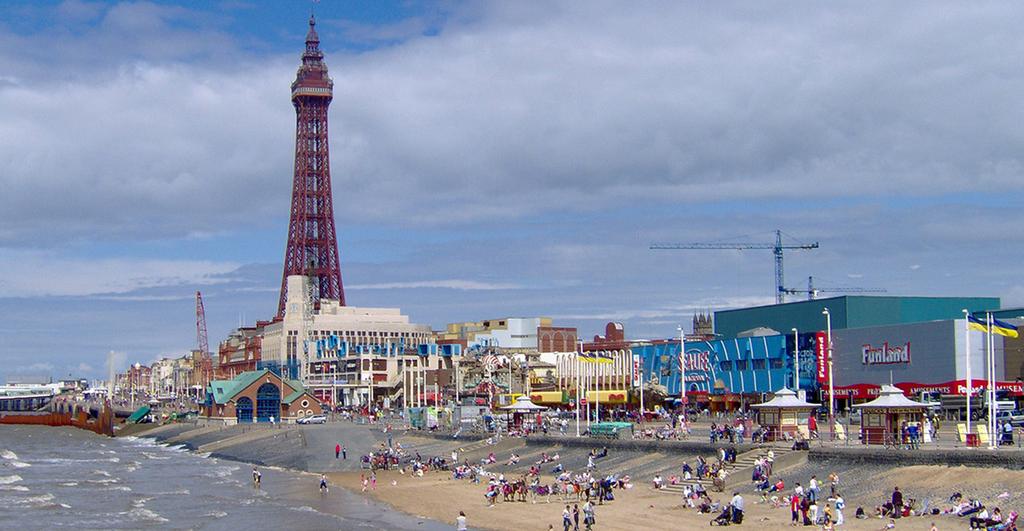 Blackpool Half-day excursion Town trail An opportunity to explore a traditional English seaside town, with free time on the beach and pier.