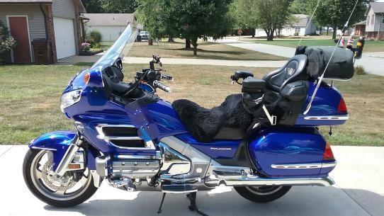 FOR SALE 2005 ABS Honda Gold Wing 1800, blue with beautiful pin striping.