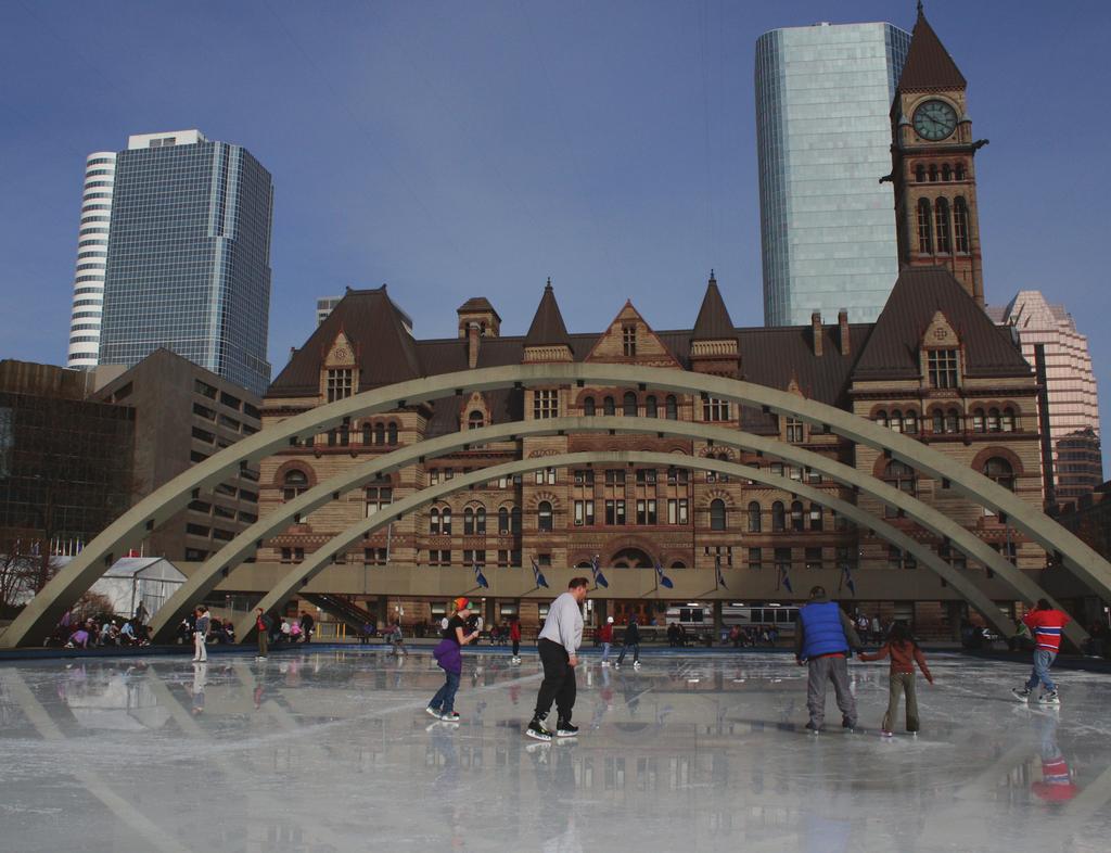 Tourism Snapshot Nathan Phillips Square Skating Rink at City Hall Francisco Pardo A focus on the