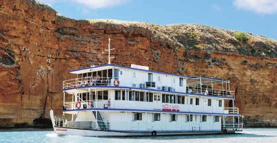 16 Murray River LOCATION HIGHLIGHT Murray River Relax and watch the spectacular scenery pass by.