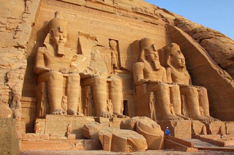DAY 10: ASWAN Today you will embark on a tour of Aswan's splendid sights. First you will be driven to the Temple of Philae which combines ancient Egyptian and Graeco-Roman architecture.