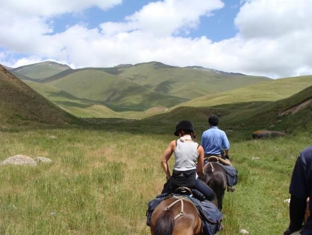 Some of your ridden horses have come from this valley; they are good mountain horses, sure and brave. Overnight in a guesthouse.
