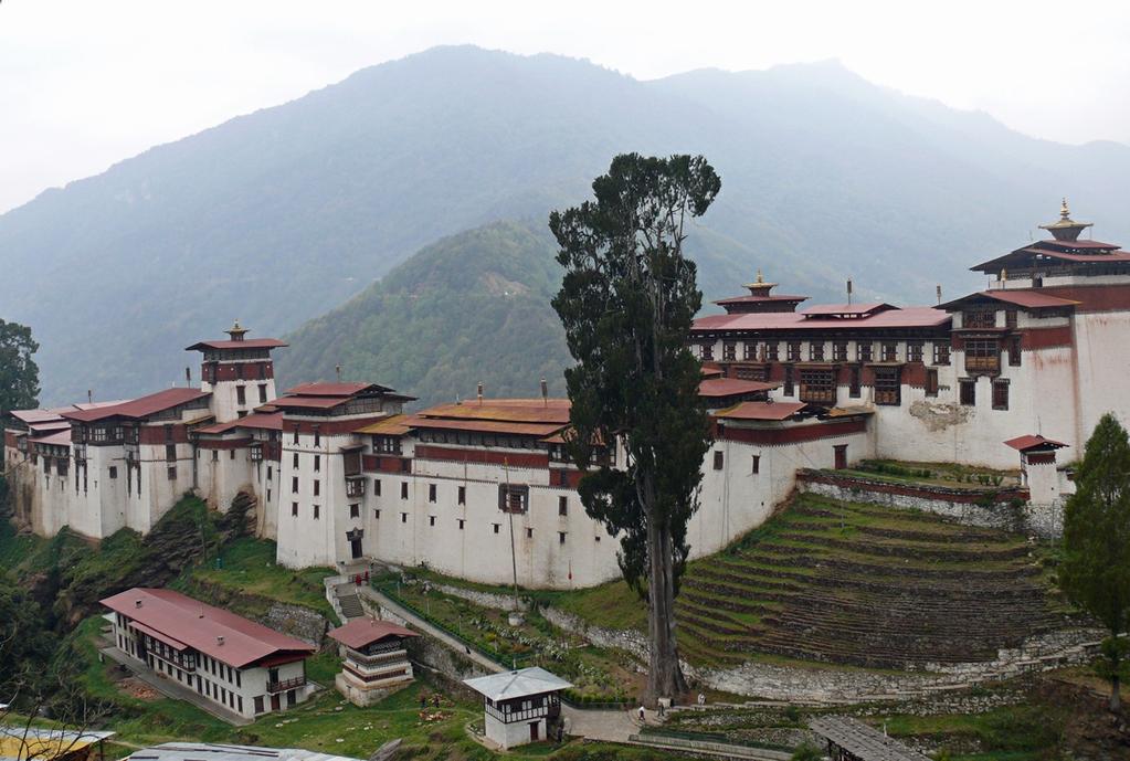 Take a pleasant walk across the terraced fields of Sopsokha village to Chimi Lhakhang (Temple of Fertility), built in the 15th century by the 'Divine Madman' (Lama Drukpa Kuenley).