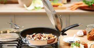 The ergonomic safety handle fits perfectly in your hand and the innovative shape of the heat shield protects your hand from the heat of the pan.