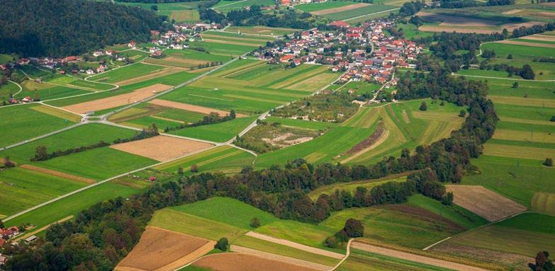 The land plot has an excellent location, nestled in the serene, green outskirts of Slovenia s capital.