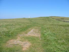 13 1:6 50 metres before reaching the seat on the plateau, the compacted stone path ends, and the surface becomes
