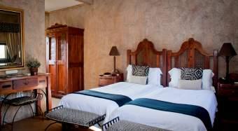 Revel in the countryside setting and scenic bushveld surroundings.