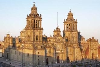 Panoramic tour of Mexico City including: Metropolitan Cathedral, National Palace, Independence Monument, Museums, Galleries, and Parks.