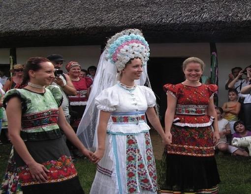 a Hungarian model for the transmission of intangible cultural