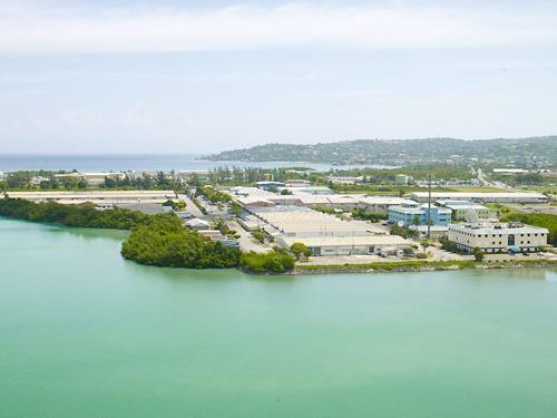 Montego Bay Free Zone Overlooking the tranquil and pristine waters of the Bogue Lagoon, the Montego Bay Free Zone (MBFZ) currently has
