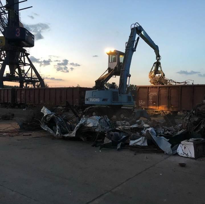 5 RECYCLING CENTER PORT NOVI SAD Area 3000m² Collecting, sorting steel scrap from area of Vojvodina to local and foreign steel mills Handled 30.