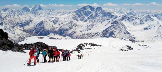 Naš kraj junij 218 Šport 47 Uspešna odprava na Elbrus Elbrus z višino 5642 m velja za najvišjo goro Evrope ter najvišji vrh Kavkaza in Rusije.