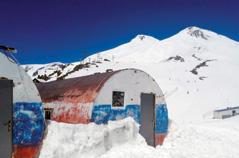 48 Šport Naš kraj junij 218 te ravnine pa je 3 m visok hribček, ki predstavlja vrh Elbrusa. In tako smo vsi srečni, navdušeni in veseli dosegli vrh.