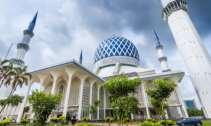 Historic Town Tour (GDKUL05NM) SGD 55/ adult SGD 45/ child - 6.5 hours Min. 35 - Sultan Salahuddin Abdul Aziz Shah Mosque (External façade): It is also called the 'Blue Mosque.