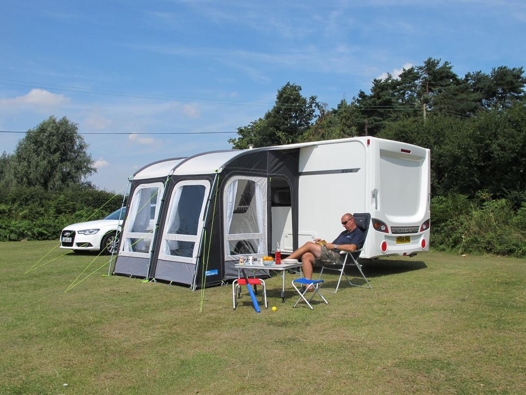 WELCOME Thank you for purchasing your Kampa awning. Please read these instructions carefully before attempting to set up your awning and retain for future reference.