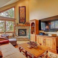 Ski-in/out on Snowflake, Hot Tub, 3 King Bedrooms - Saddlewood 52 by S.