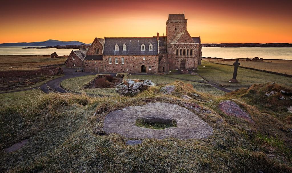 Historical site - Iona Abbey Boswell House, Argyll Square, Oban PA34 4AT Tel: