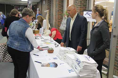 community interest Tad Roediger, Roediger Chiropractic Consumer Connection 2016 Several hundred area consumers stopped into Kent State Geauga on May 4 to