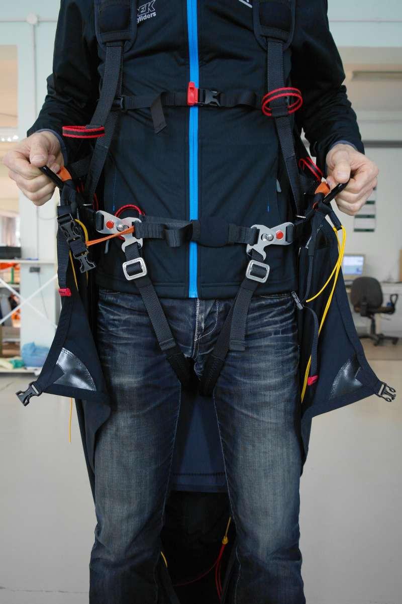 Increasing that distance makes the harness less stable, improving effectiveness of the weightshifting and relaying more information from the canopy.