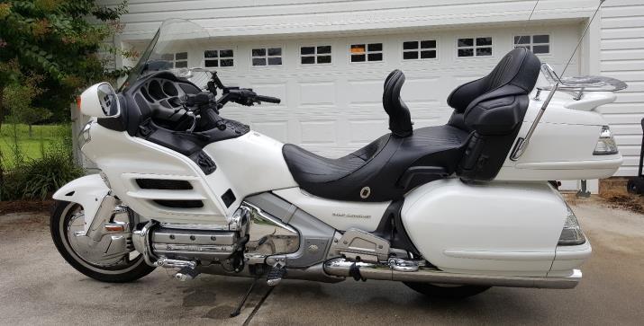 Contact John Bryant 817-455-0632 Page 24 of 30 2005 GL1800 For Sale $8500 Lots of Extras: Air Horns, Extra black molding for saddlebags & trunk, Garmin Zumo Mount, Gerbing wired & installed switch,