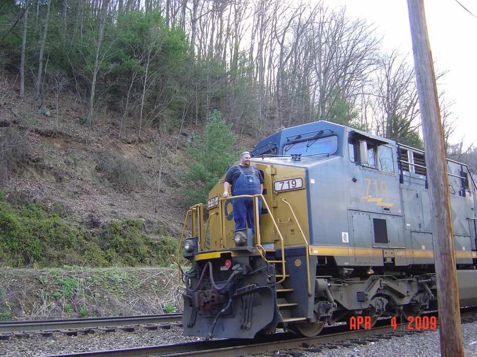 Below, Watauga Valley Chapter member and CSX engineer Tony King on board his northbound empty hopper train at Poplar, NC, during the Chapter s tour of the south end of the former Clinchfield line on