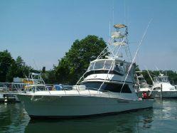 com 48' Viking Yachts Convertible Year: 1990 Current Price: US$ 220,000 (12/11) Located in Greenport, NY Hull Material: Fiberglass Engine/Fuel Type: Twin diesel YW# 1817-2425785