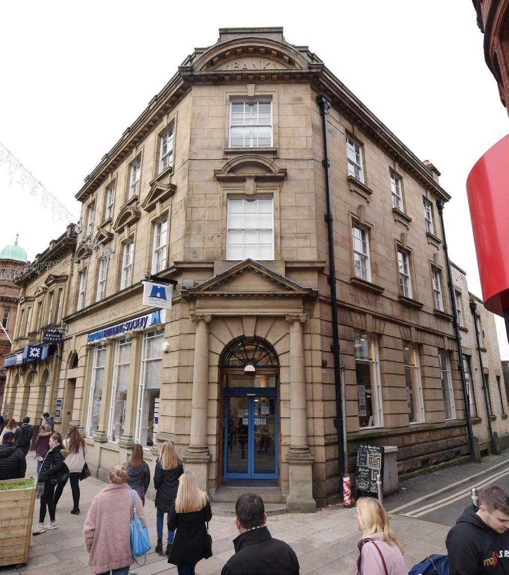Investment Summary r Prime trading location within the established banking quarter for the City r A Listed Building with the benefit of a separate access to the upper parts.