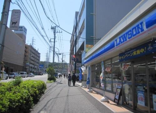 MISH 7 Go straight and pass by a Lawson store on your right. 8 Turn right just after you see a Bento store on your right. MARK: Sign with pink color 9 MISH is located just around the tight corner.