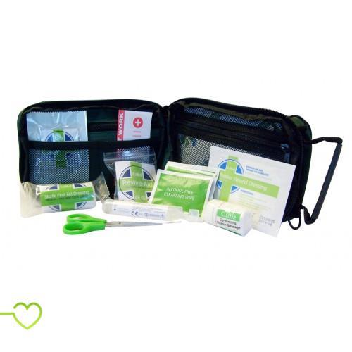 SPORTS FIRST AID KITS MULTI PURPOSE RIP STOP FIRST AID KIT CONTENTS GUIDANCE LEAFLET 1 QTY RIP STOP BAG 1 GREEN HANDLE STAINLESS STEEL SCISSORS 1 MEDIUM FIRST AID DRESSING 12 X 12CM 1 REVIVE AID