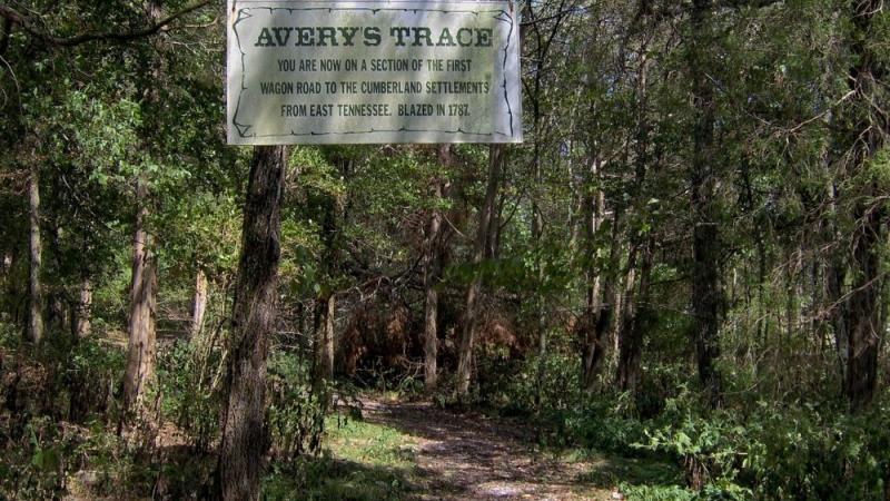 Lesson 52: Road Development in Tennessee Avery Trace Late 1700s - Population growth in TN region created a need for better roads 1787 NC govt ordered a road to be cut from
