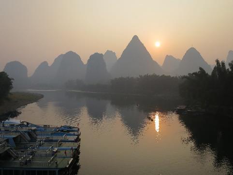 Yangshuo Bridge which gives good shooting angles of