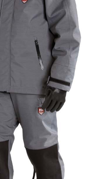 Openable ventilation in the armpit, waterproof cuffs, adjustable hood. (See more details right.