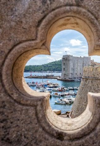 A relaxing drive along the Adriatic Coast, through the picturesque landscape of the Makarska Riviera, across the Neretva River Delta and through the town of Neum, will bring you to Dubrovnik the