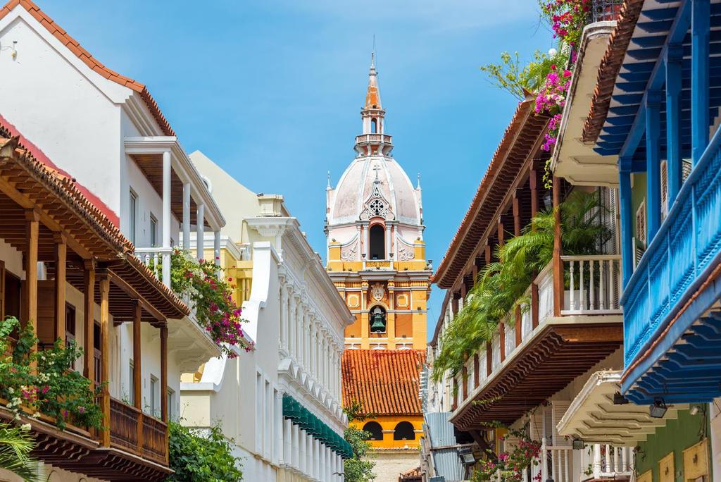 Cartagena de Indias is a symbolic city for Colombia due to the