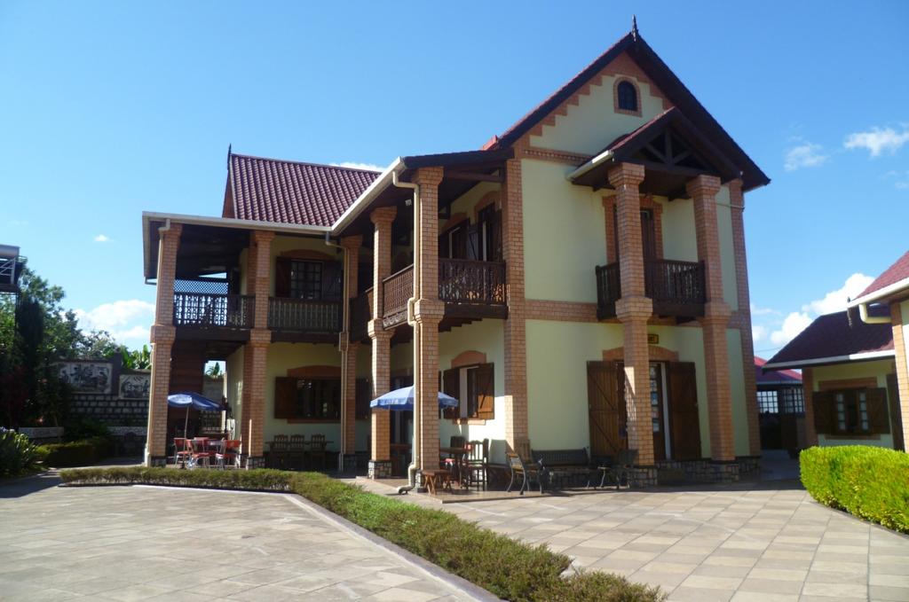ACCOMMODATION AMBOSITRA ARTISAN HOTEL AMBOSITRA Comfortably the leading hotel option in Ambositra, the Artisan Hotel is nestled away down a quiet side street in the heart of town, giving visitors a