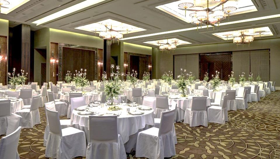 ALYAZYA BALLROOM The largest event facility Alyazya Ballroom can accommodate up to 350 guests in