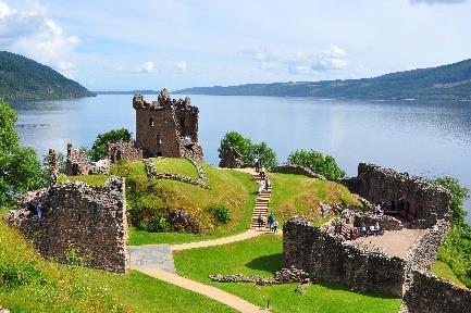 This afternoon we visit Urquhart Castle, the beautiful ruin at the edge of the loch. Urquhart saw great conflict during its 500 years as a medieval fortress.