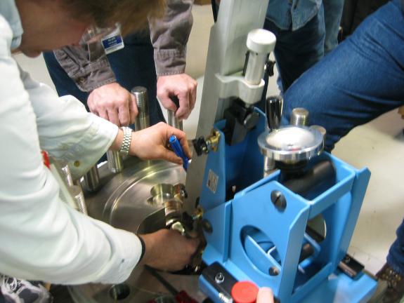 (Day 3) Hands On Valve Maintenance The following Enabling Learning Objectives (ELO) of this session is to provide instruction for Hands-on training drills with a minimum of 4 work stations to include