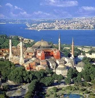 Day 3: ISTANBUL, Dinner Today your tour takes you to the palace of Topkapi, the most important museum of Turkey.