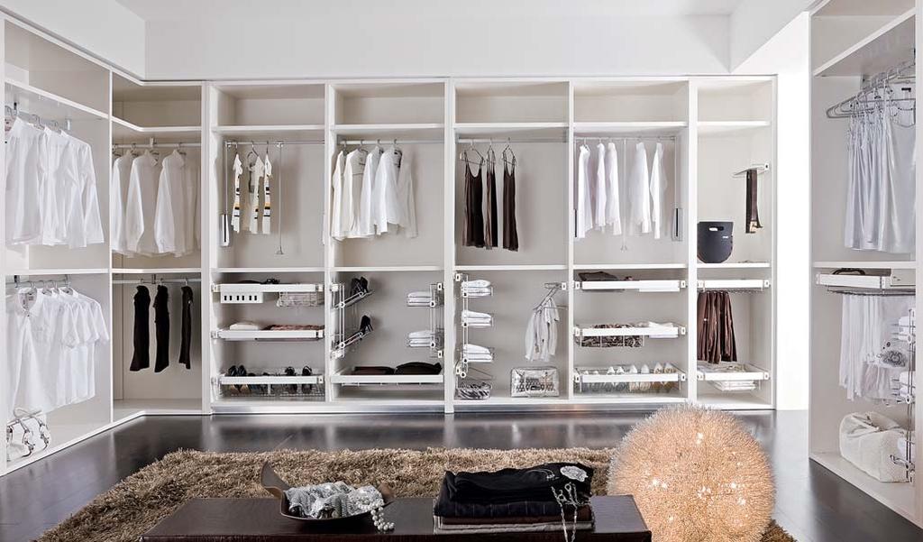 Trend Pull-out storage system Possible combinations The pull-out storage system provides great possibilities for space-saving storage of clothing and accessories in wardrobes.