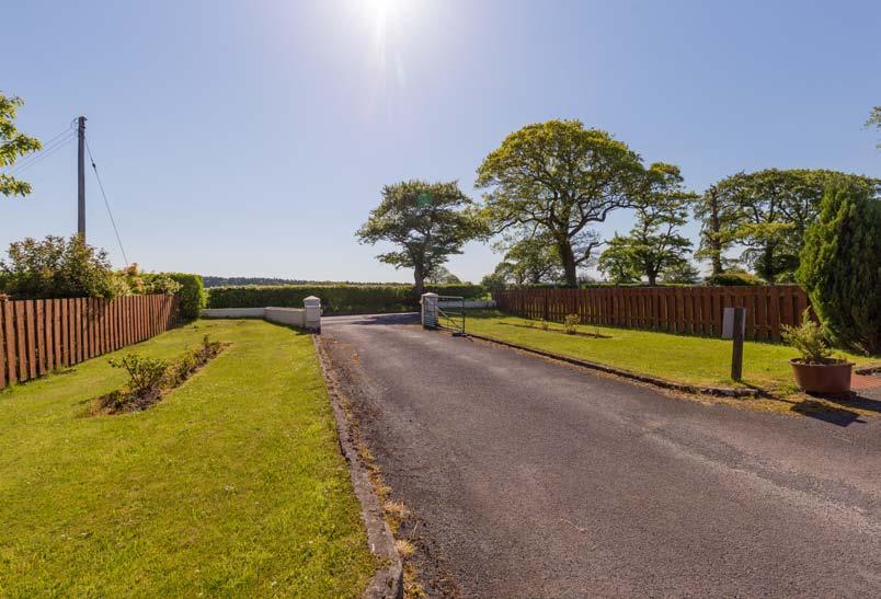 WOODLANDS FARM BARSKIMMING ROAD MAUCHLINE EAST AYRSHIRE KA5 5EZ A most attractive smallholding in a pleasant rural situation. Mauchline 1 mile Kilmarnock 9 miles Glasgow 30 miles About 21.
