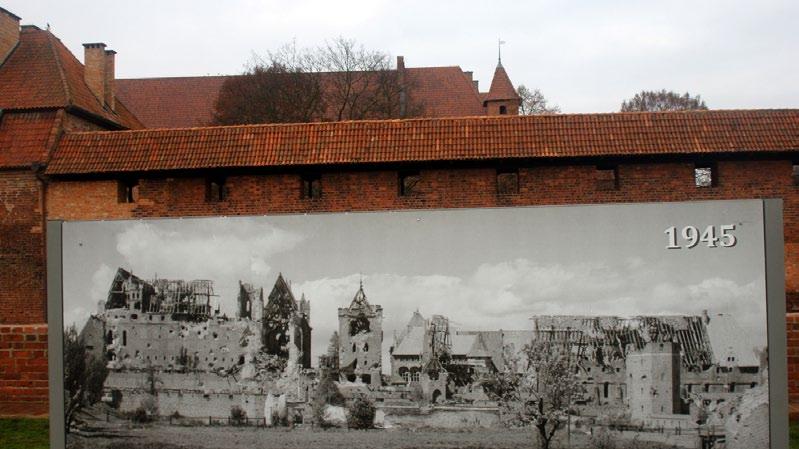 Potulky svetom Malbork 1945 Naprosto zničeno na konci II. světové války, to už dávno nebylo pod správou z Teutonic Order a hrad neměl opravdu žádný strategický význam. Vilnius Cathedral Původně hl.