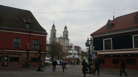 Plná obnova ukončena v roce 1987. Kaunas main sq. Druhé největší litevské průmyslové město, během světových válek hl.