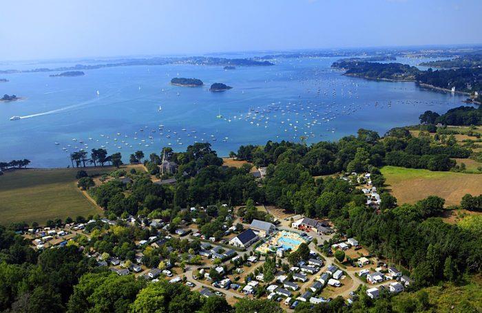Our first destination campsite is situated on the picturesque Golfe de Morbihan in Arradon just a few kilometres from Vannes.