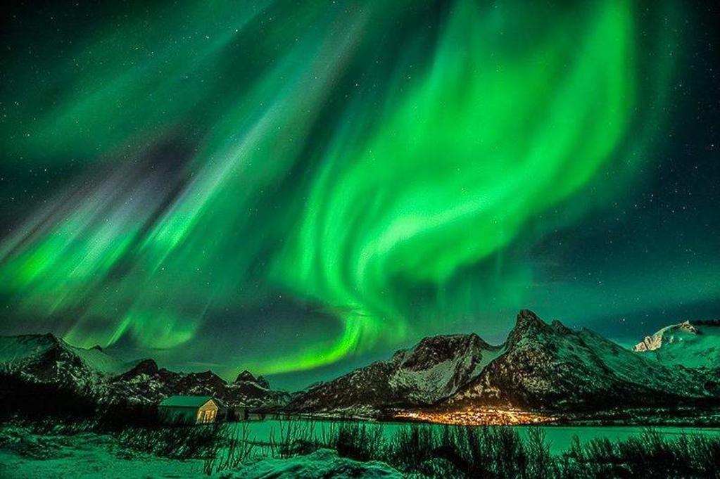 After dinner you will again set out for an evening activity focusing on experiences on Senja and the northern Lights.