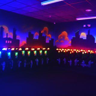 Spare Time Texas 41,000 square feet 22-24 lanes, 64-68 games Laser Maze Winner s Corner prize store