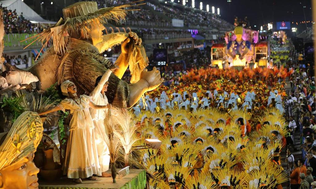Slika 2. Karneval Rio de Janeiro Izvor: http://tropicaltravels.ca/rio-de-janeiro/, preuzeto: 29.04.2016. Očekuje se da će raskošni festival tijekom pet dana trajanja okupiti i do pet milijuna ljudi.