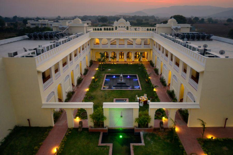 THE TIGRESS RESORT AND SPA Offering an outdoor pool, spa and wellness centre and a fitness centre, The Tigress SPA & Resort is situated in Sawai Madhopur.