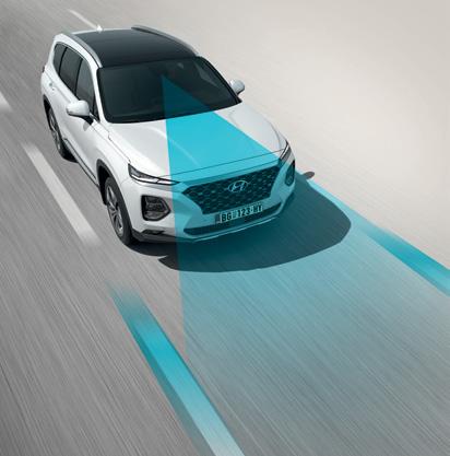 Santa Fe je opremljen najsavremenijim tehnologijama aktivne bezbednosti, Hyundai SmartSense. Napredni sistemi za pomoć vozaču su osmišljeni da pruže više bezbednosti i spokojnu vožnju.