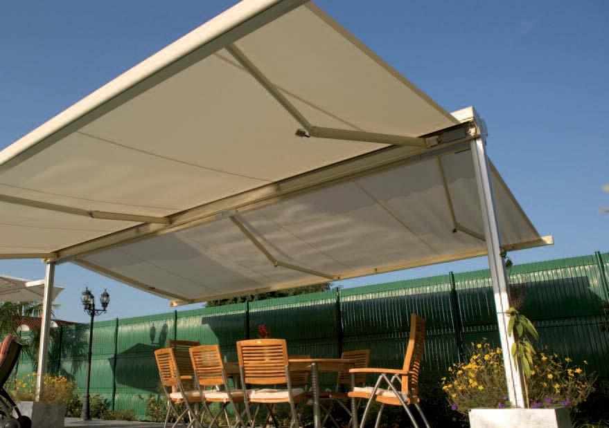 motor > 100% closed cassette awning for an